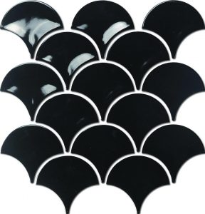 A black coloured mosaic fish scale tile. Perfect for use in kitchen and bathroom splasbacks.