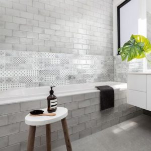 The Bianco is a white gloss spanish wall tile. The perfect subway tile for any wall in a kitchen or bathroom