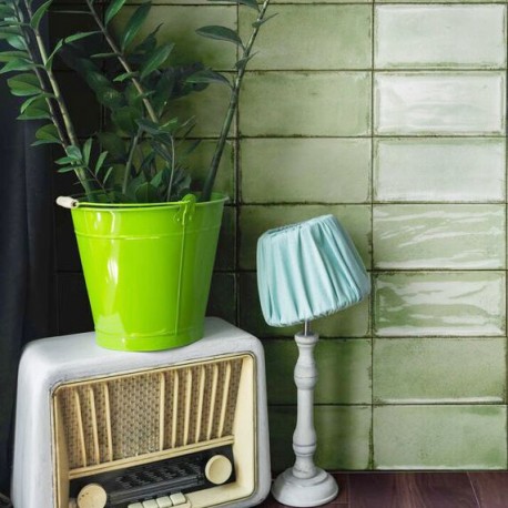 A green coloured spanish ceramic subway tile. This wall tile is perfect as a kitchen splashback or use in bathroom or kitchen walls